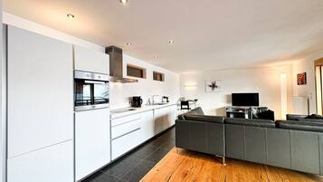 Kühlschrank, Ofen, Herdplatte, Geschirrspüler