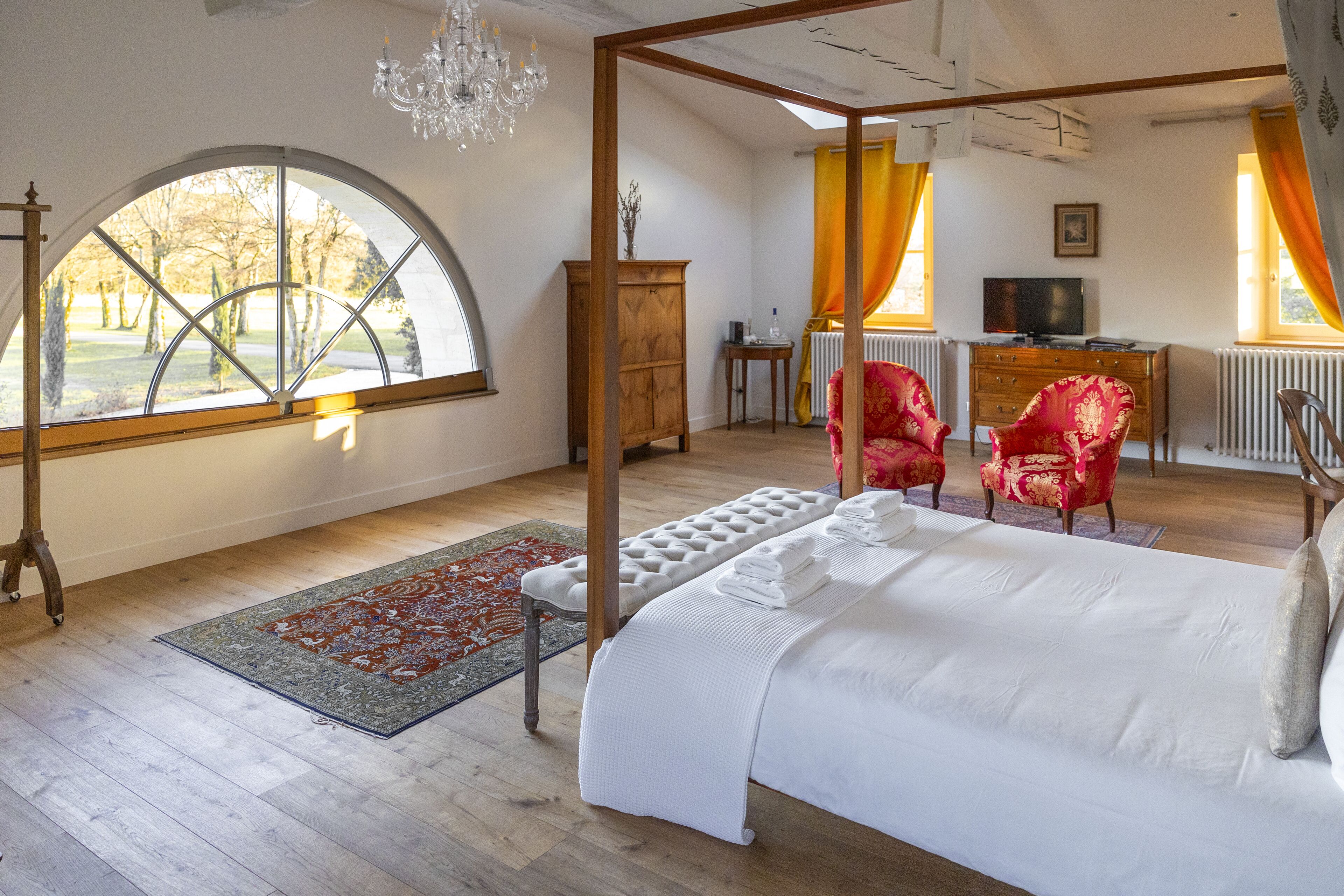 The Cedar suite | Egyptian cotton sheets, premium bedding, in-room safe