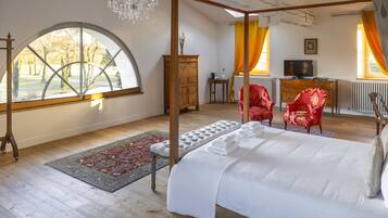 The Cedar suite | Egyptian cotton sheets, premium bedding, in-room safe