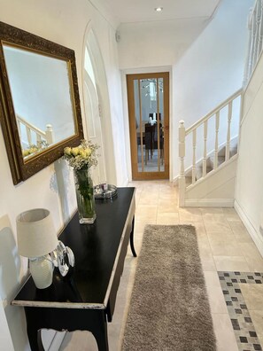 House | Interior - Large Country Mansion in Glasgow Newton Mearns (Glasgow)