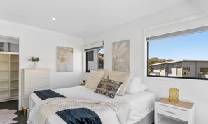 3 bedrooms, desk, iron/ironing board, travel cot