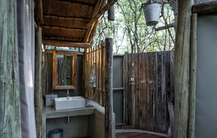 Luxury Tent | Bathroom | Toilet paper