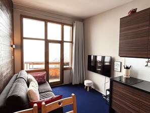 TV - Renovated Falaise apartment with balcony (Avoriaz)