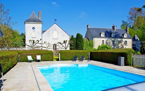 Maison de Charme avec Piscine Chauffée à 300m de la Loire, Proche Saumur et Sites UNESCO