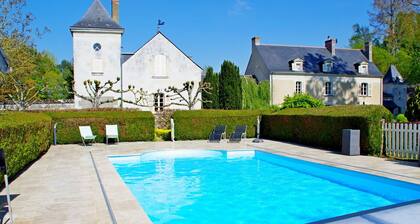 Maison de Charme avec Piscine Chauffée à 300m de la Loire, Proche Saumur et Sites UNESCO