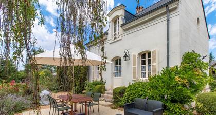 Maison de Charme avec Piscine Chauffée à 300m de la Loire, Proche Saumur et Sites UNESCO