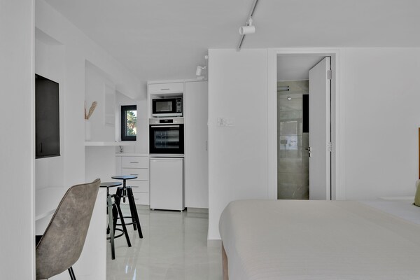Phaedrus Living: Alkminis Seaview Suites Litore - Paphos