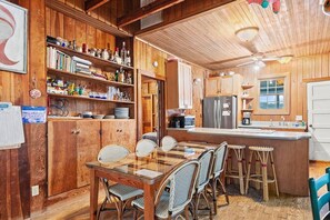 Dining - Hildave Cottage 3 Bdrm Vacation Home (Pawleys Island)