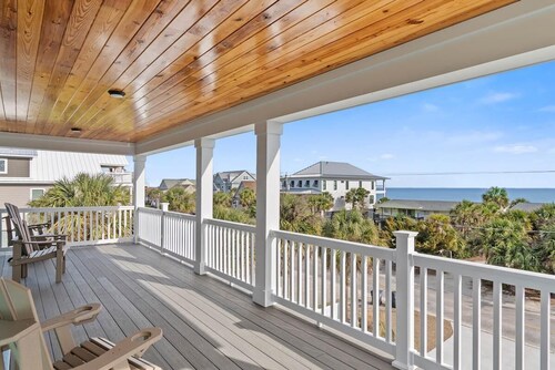 It's Nautical Nonsense Oceanview 4 bedroom, 4 bath