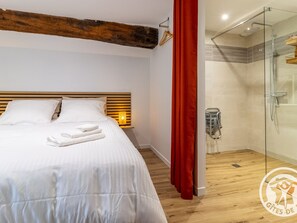 1 Schlafzimmer, Reisekinderbett, kostenloses WLAN, Bettwäsche