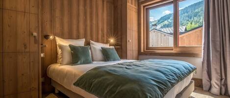 4 bedrooms, free WiFi, bed sheets