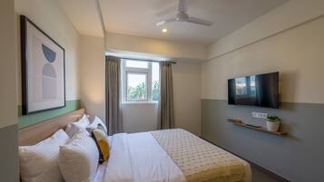 Habitación básica doble | Sábanas de algodón egipcio, ropa de cama de alta calidad, escritorio