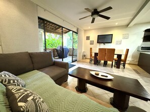 TV - Peaceful Bliss Condo inside a 6 pool Complex (Playas Del Coco)