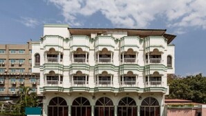 Front of property - HOTEL GIRDHAR MAHAL (Indore)