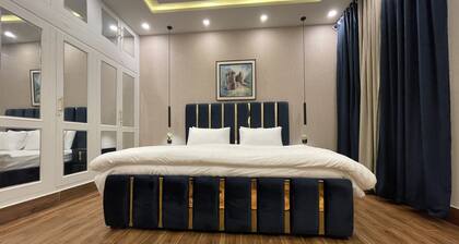 5 bed room comfortable stay in F-10 islamabad