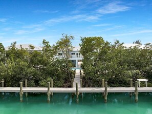 Outdoor pool, a heated pool - Blue Pearl ~ Waterfront Oasis w/ Pool & Dock! (Marathon)