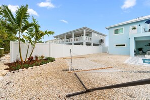Terrace/patio - Blue Pearl ~ Waterfront Oasis w/ Pool & Dock! (Marathon)