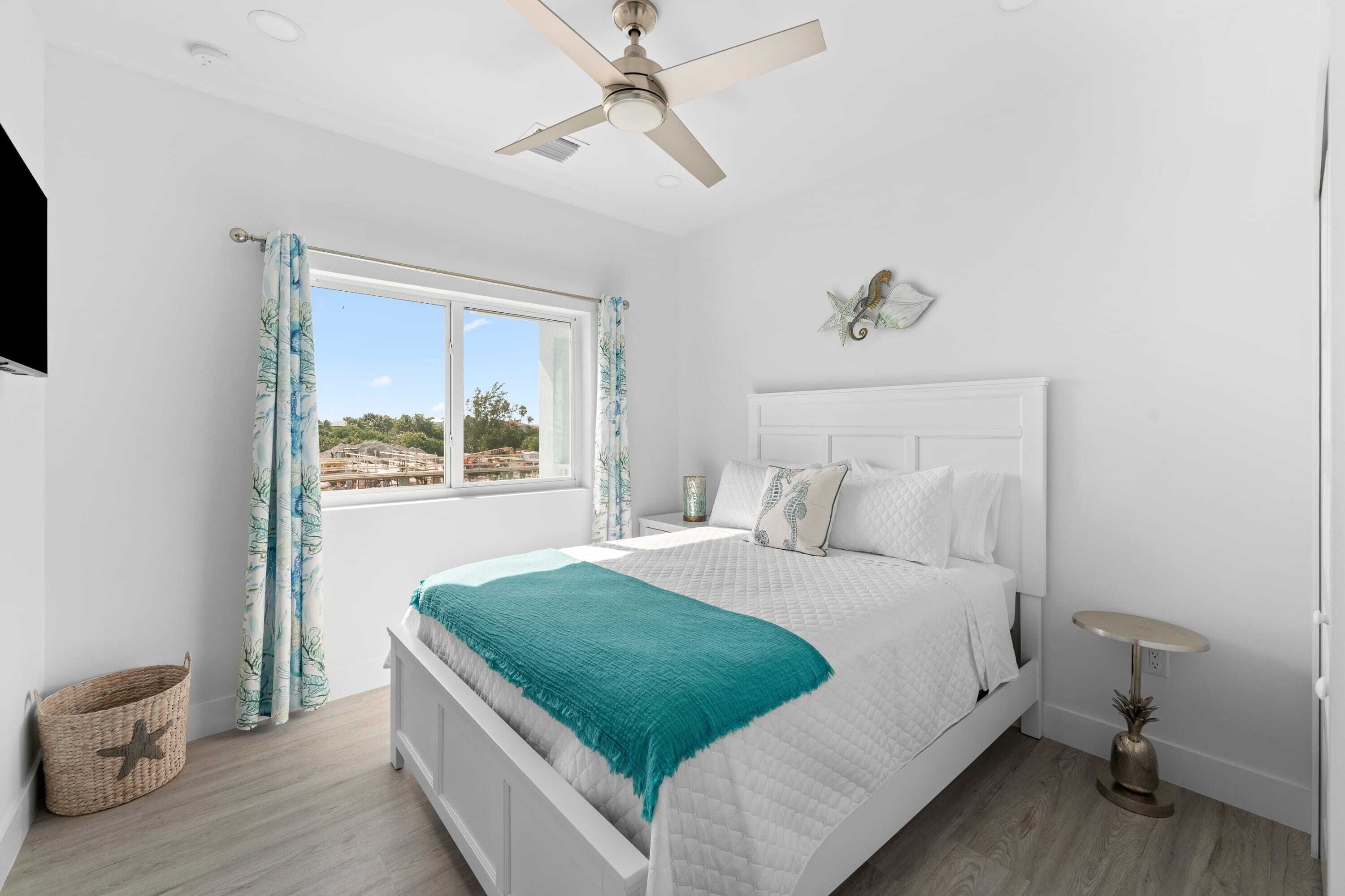 4 bedrooms, desk, iron/ironing board, free WiFi