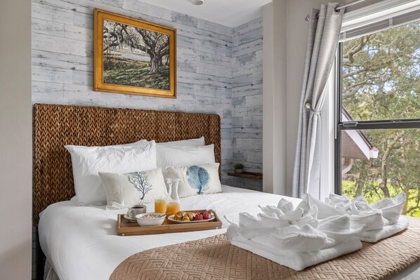 2 bedrooms, iron/ironing board, WiFi