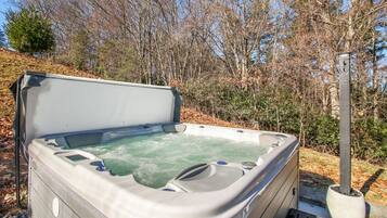 Baignoire à remous extérieure