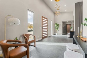 Interior - DESERT DREAMSCAPE-PoolSpa-MiniGolf (Joshua Tree)