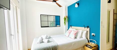 1 habitación, tabla de planchar con plancha, wifi y ropa de cama