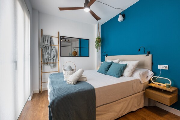 1 slaapkamer, een strijkplank/strijkijzer, wifi, beddengoed