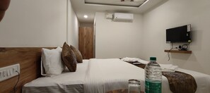 Deluxe Room | 1 bedroom, soundproofing, free WiFi, bed sheets - Hotel Amulya Regency  (Devanahalli)