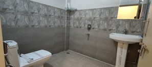 Deluxe Room | Bathroom