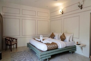 Classic Chalet - BLIZZ HOTELS & RESORTS (Palia Kalan)