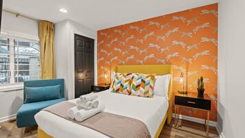 2 bedrooms, in-room safe, desk, iron/ironing board