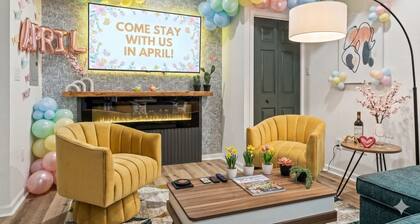 Old City* Parking* Close 2 Sites* Mins to Stadiums