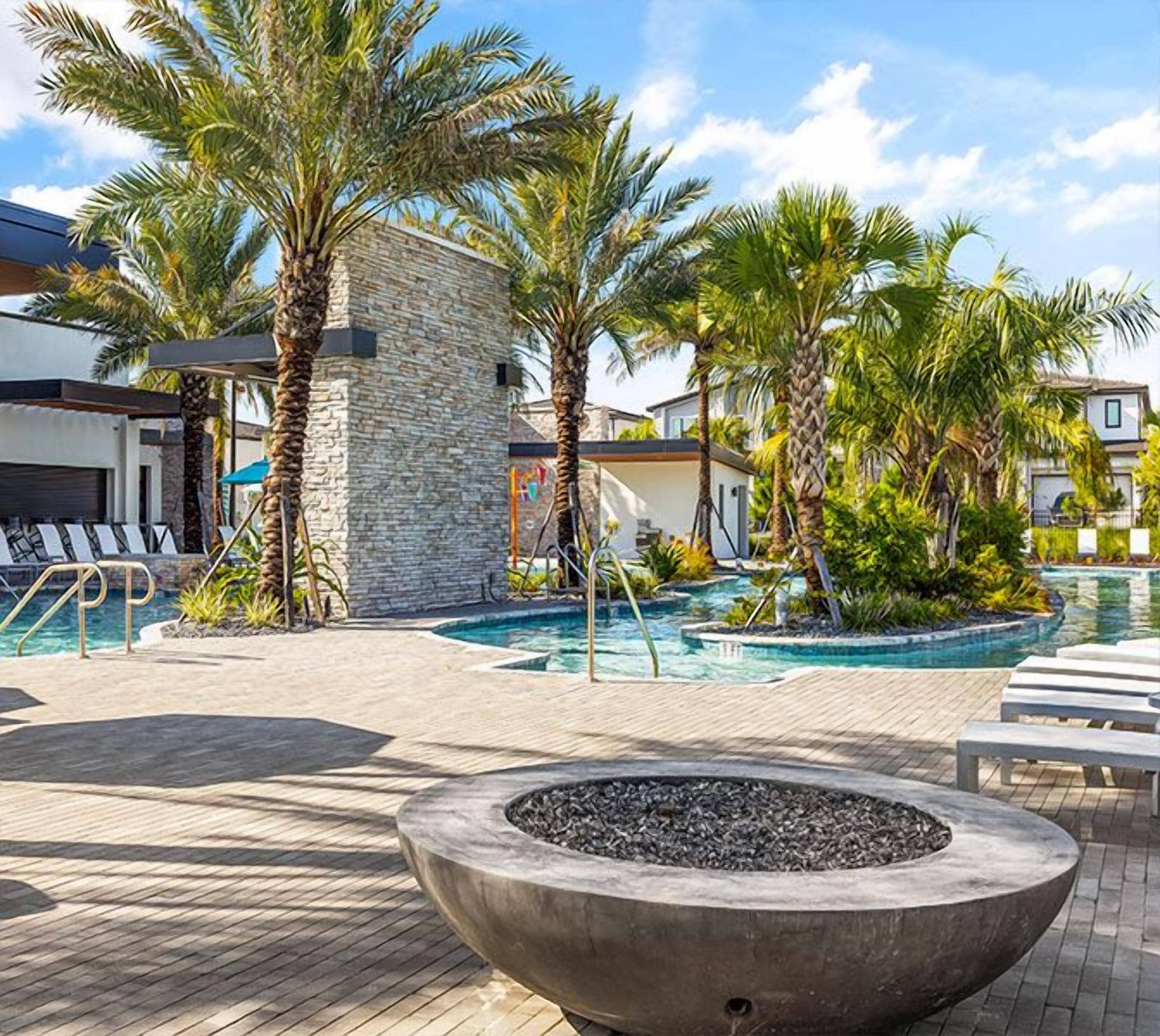 Resort fire pit lounge