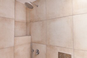 Apartment | Bathroom