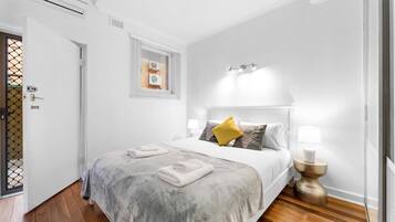 1 bedroom, iron/ironing board, travel cot, WiFi