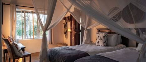 Luxury House | 4 bedrooms, desk, free cots/infant beds, free WiFi