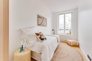 4 slaapkamers, een strijkplank/strijkijzer, wifi, beddengoed