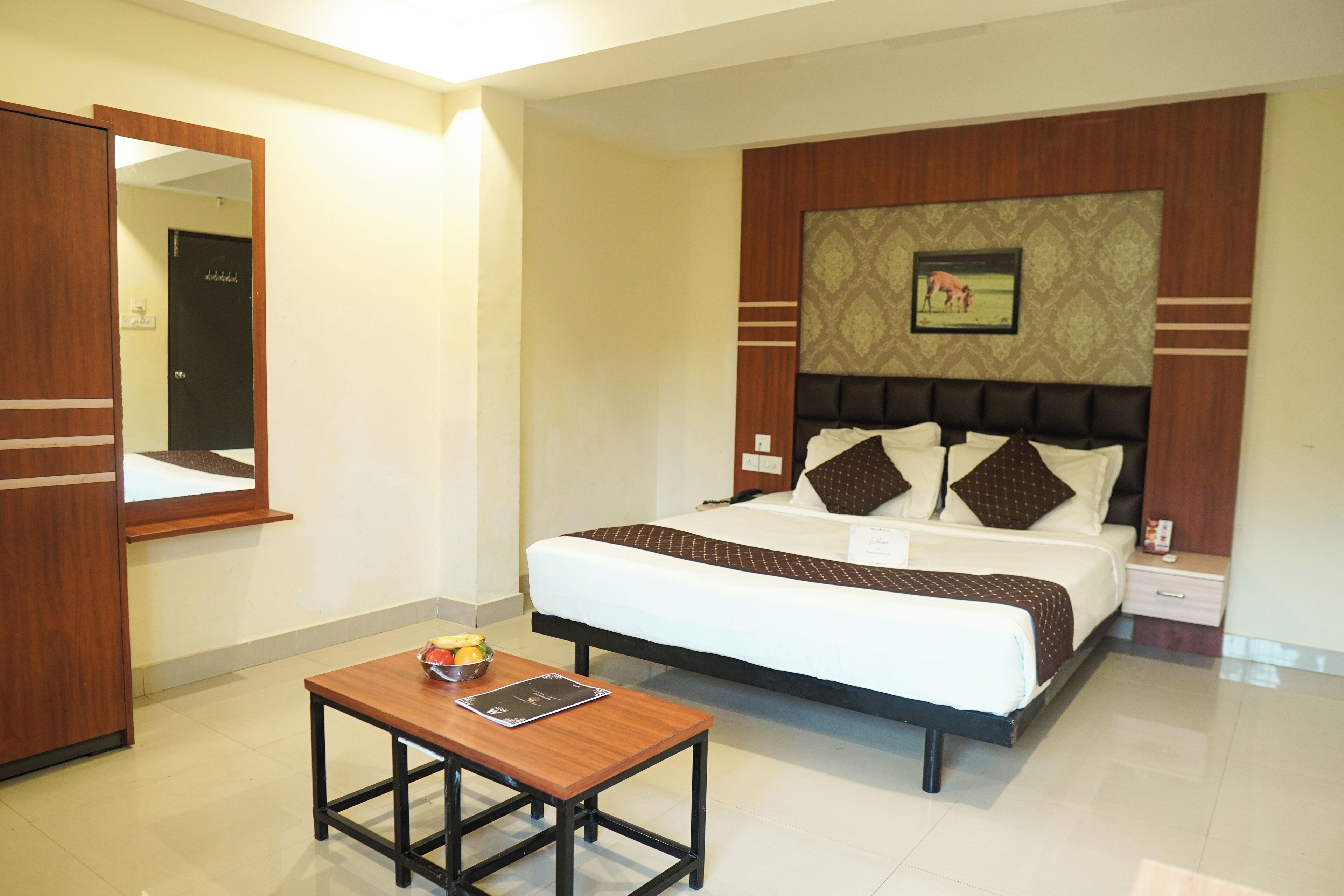 Premium Room | Desk, laptop workspace, soundproofing, free WiFi