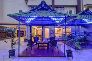 Outdoor dining - Mount Amara Hotel & Spa (Jalpaiguri)