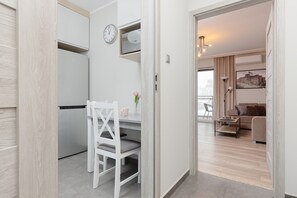 微波炉、洗碗机、茶具/咖啡用具、厨具/餐具