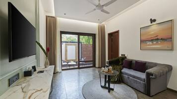 Moyrah Garden Suite | Living area | LED TV