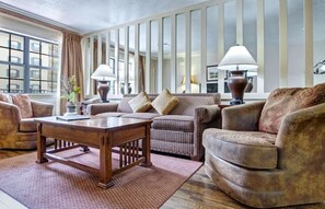 TV - Gatlinburg Ski Week! 2 Bedroom 2 Bath Full Kitchen Sleeps n6834 (Gatlinburg)