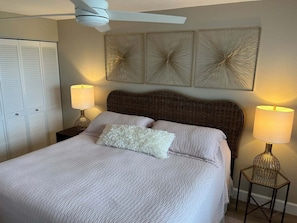 1 bedroom, iron/ironing board, free WiFi, bed sheets - Waterfront 2BR/2BA condo with pool, marina access, WiFi, and full kitchen. (Marco Island)