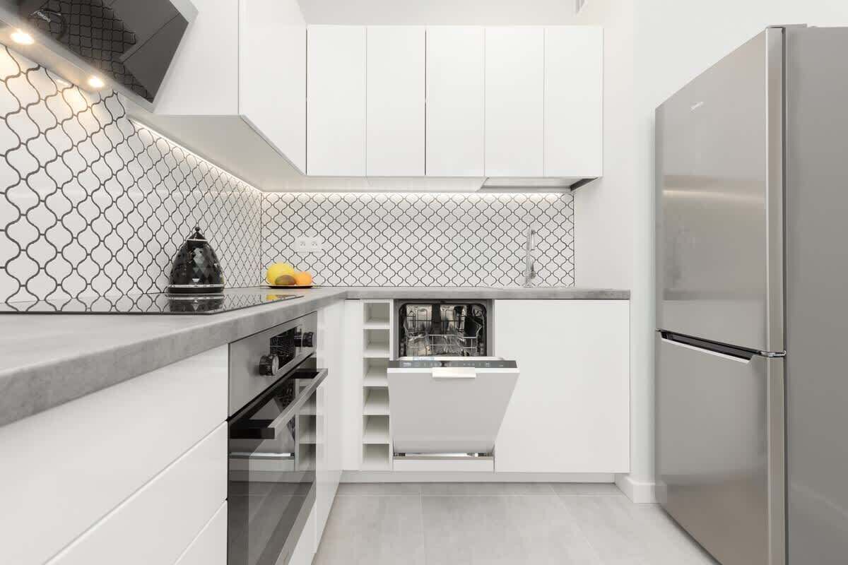 Refrigerador, horno, parrilla de estufa y lavavajillas 