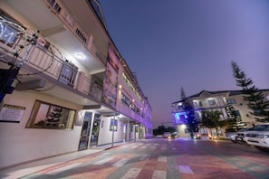 Exterior - De-Kings Hotel (Tarkwa)