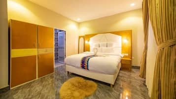Luxury Room | 1 bedroom, in-room safe, individually decorated, individually furnished