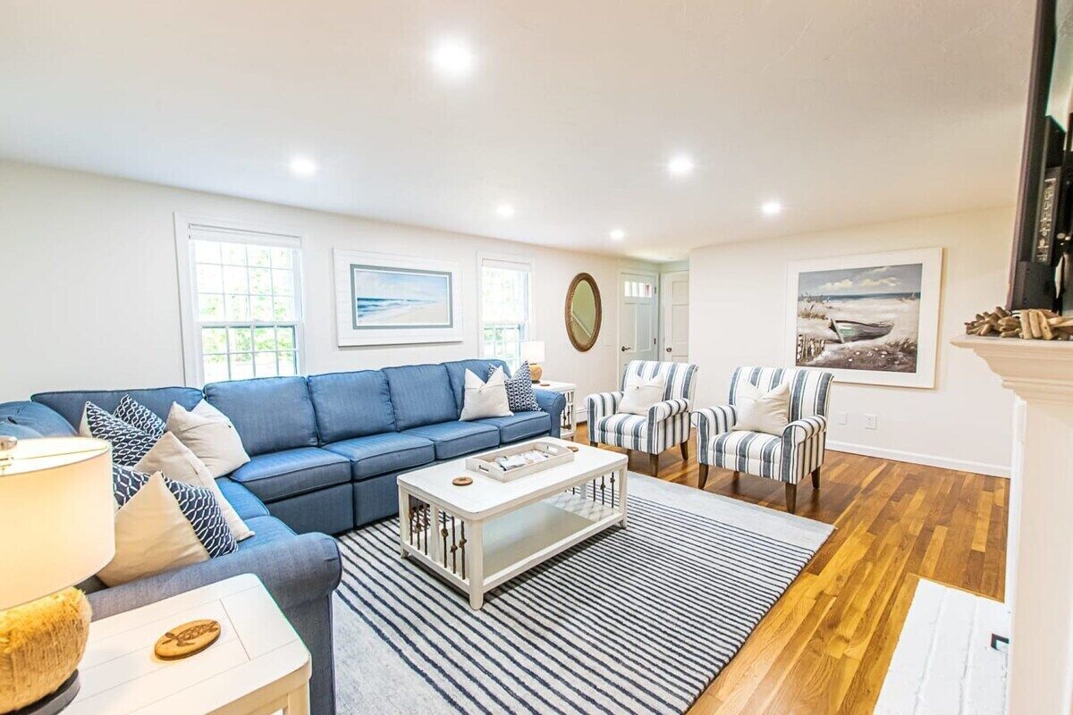 2 Mi to Mayflower Beach, Fire pit, & AC!