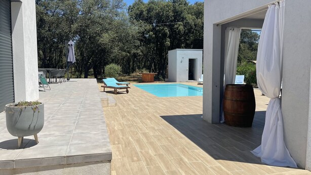 Pool - Villa à Loree du Bois (Caissargues)