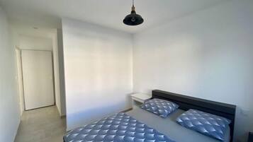 3 bedrooms, free WiFi, bed sheets