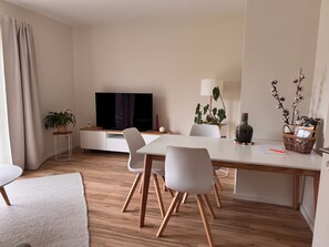 Dining - cosy modern apartment for two with patio (Winsen (Luhe))